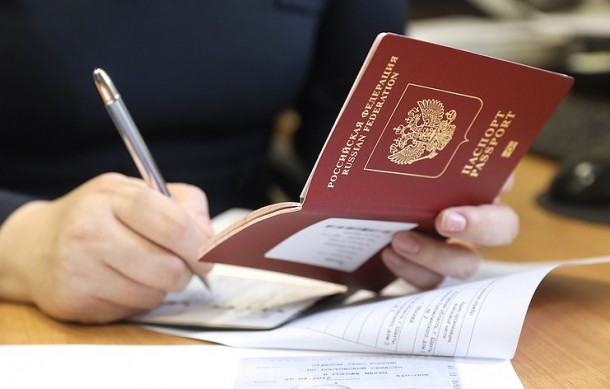 Путин утвердил повышение пошлин за загранпаспорт и водительские права