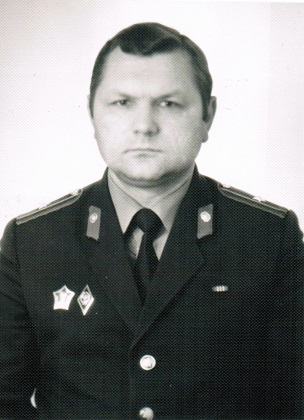 1988-god.-Vladimir-Zyganov---starschii-inspektor-ugolovnogo-rozyska.jpg 1988-god.-Vladimir-Zyganov---starschii-inspektor-ugolovnogo-rozyska.jpg