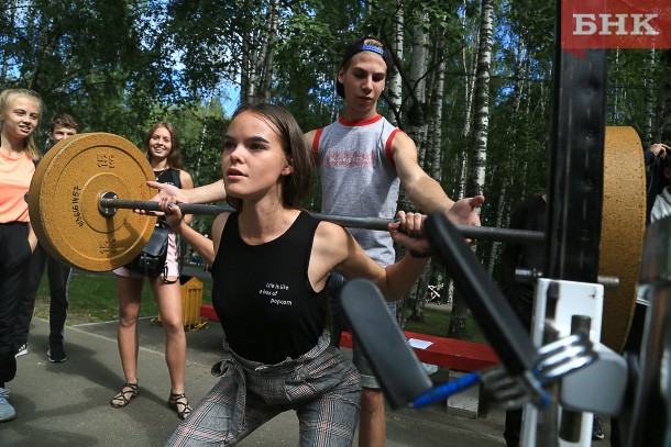 Кировский парк стал центром празднования дня физкультурника в Сыктывкаре