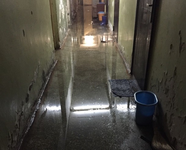 Народный корреспондент: «Общежитие в Сыктывкаре затопило нечистотами»