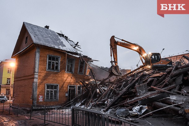 В Корткеросском районе к концу года станет на 82 ветхих дома меньше