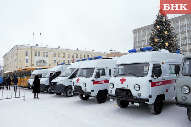 Образованию и здравоохранению Коми к Новому году сделали автоподарки