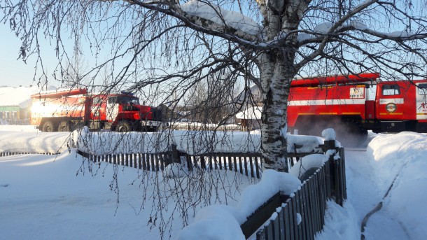 В Сыктывкаре неизвестный мужчина погиб при пожаре в частном доме