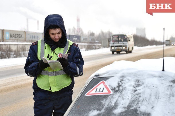 Суд аннулировал «купленные» сыктывкаркой водительские права