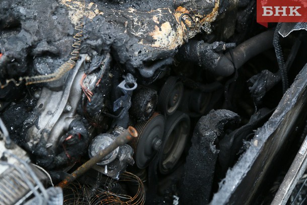 В Воркуте сожгли автомобиль за 2 млн рублей
