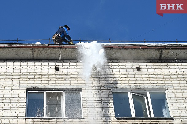 Управляющим компаниям дали два дня на уборку дворов Сыктывкара