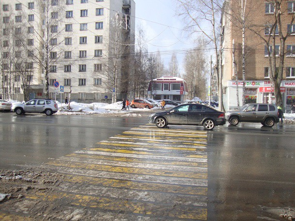 В Сыктывкаре водитель-новичок сбил пенсионерку на пешеходном переходе