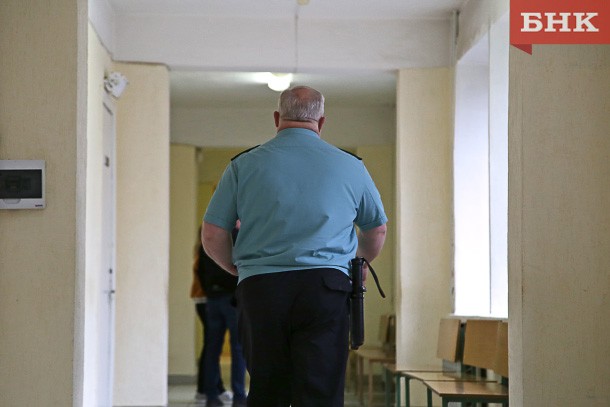 Отобравшего телефон у подростка печорца приговорили к трем годам колонии 