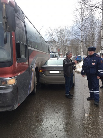 В Эжве автобус с детьми попал в ДТП