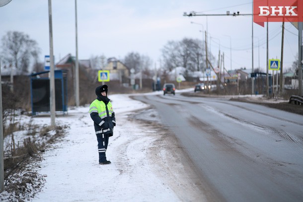 Водитель из Челябинской области ответит за попытку взятки автоинспектору в Коми