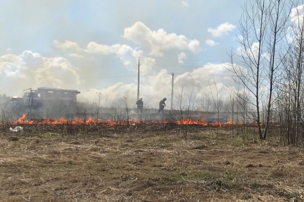 В Эжве потушили пожар за районной администрацией