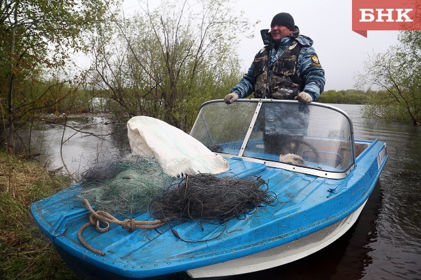 Общественники Коми помогли рыбоохране очистить водоемы от браконьерских сетей