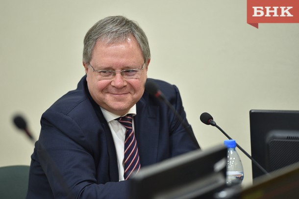 Совет Сыктывкара принял отставку Валерия Козлова
