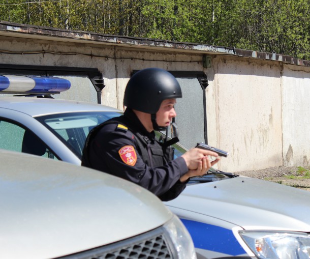 Гвардейцы преследовали жителя Объячево за драку табуреткой